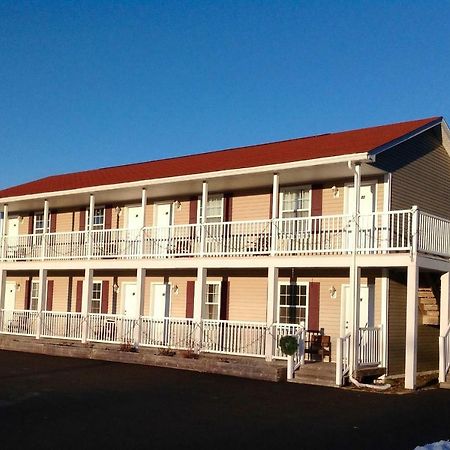 Airport Inn Fredericton Exterior photo