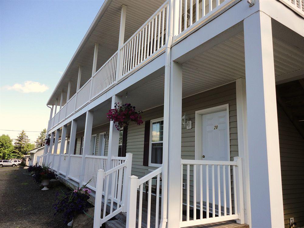 Airport Inn Fredericton Exterior photo